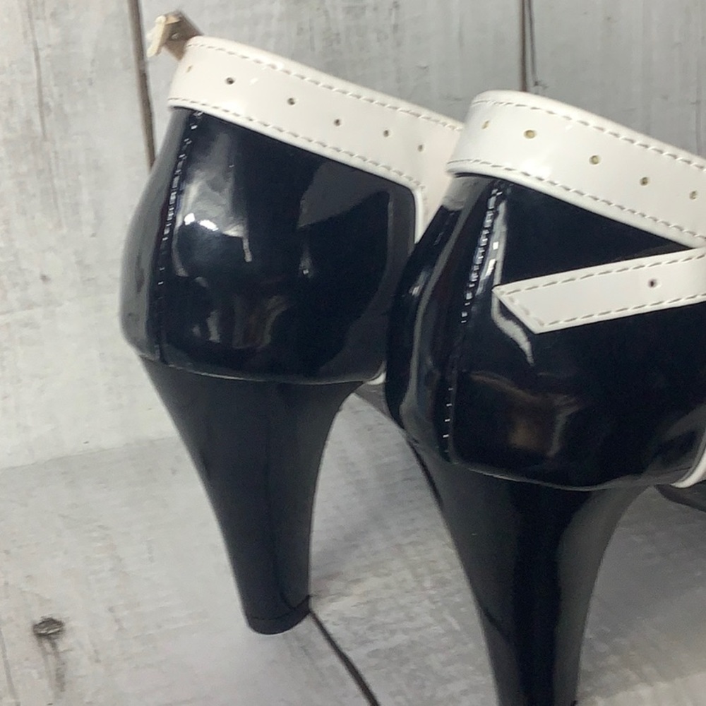Elegant Black and White Women's T-strap Heels - Picture 3 of 6